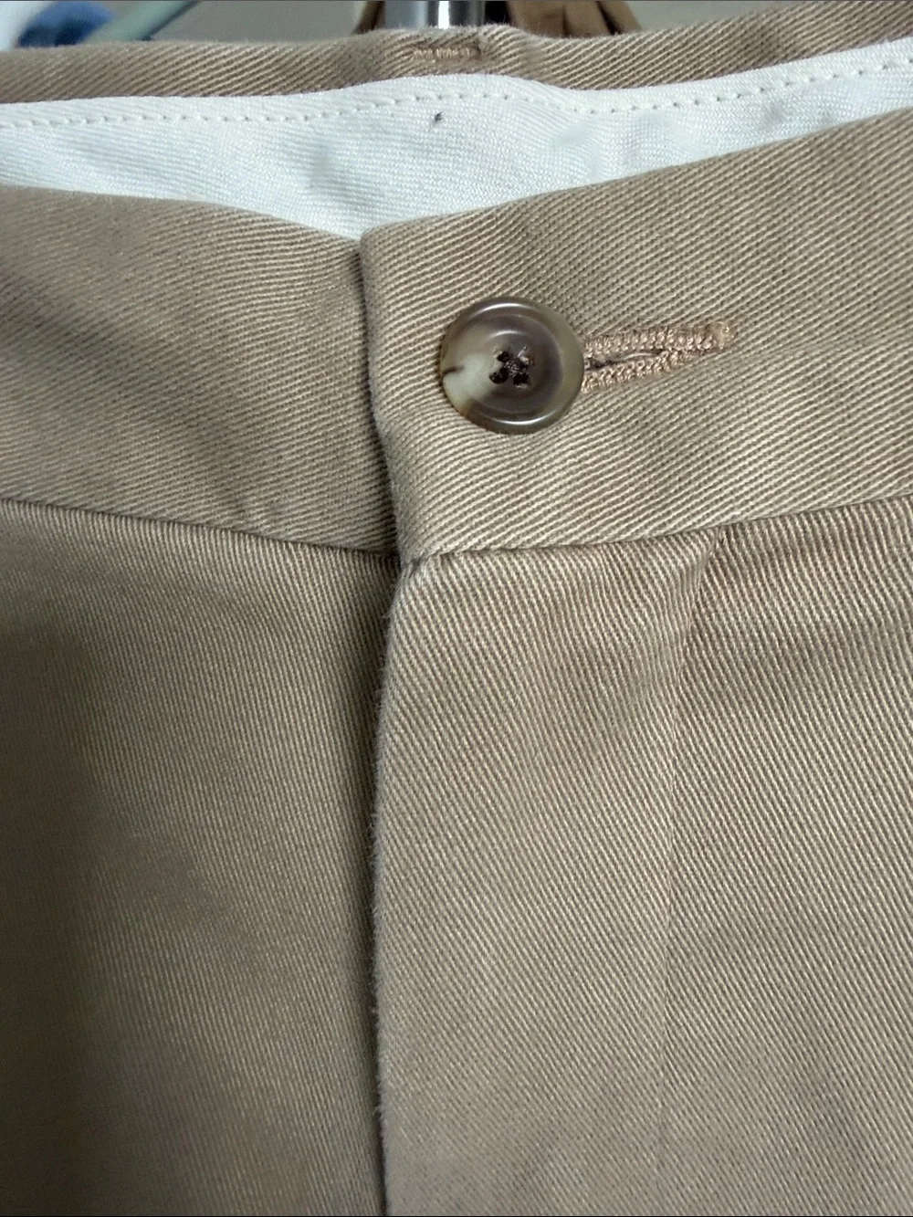 Eddie Bauer Men's Chino Pants in Khaki Tan 38-34